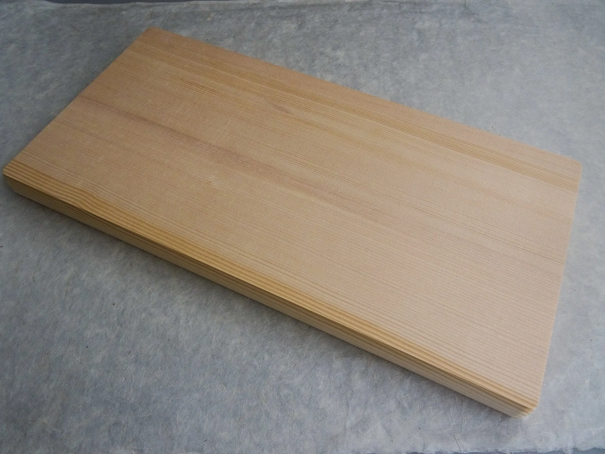 ALASKA HINOKI CHOPPING BOARD