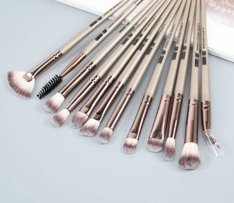 Long Makeup Brushes Set