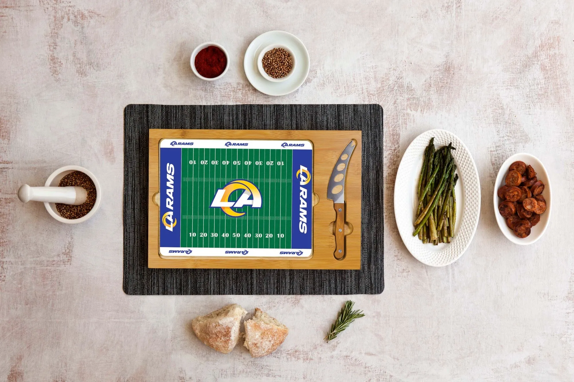 Los Angeles Rams Football Field - Icon Glass Top Cutting Board & Knife Set